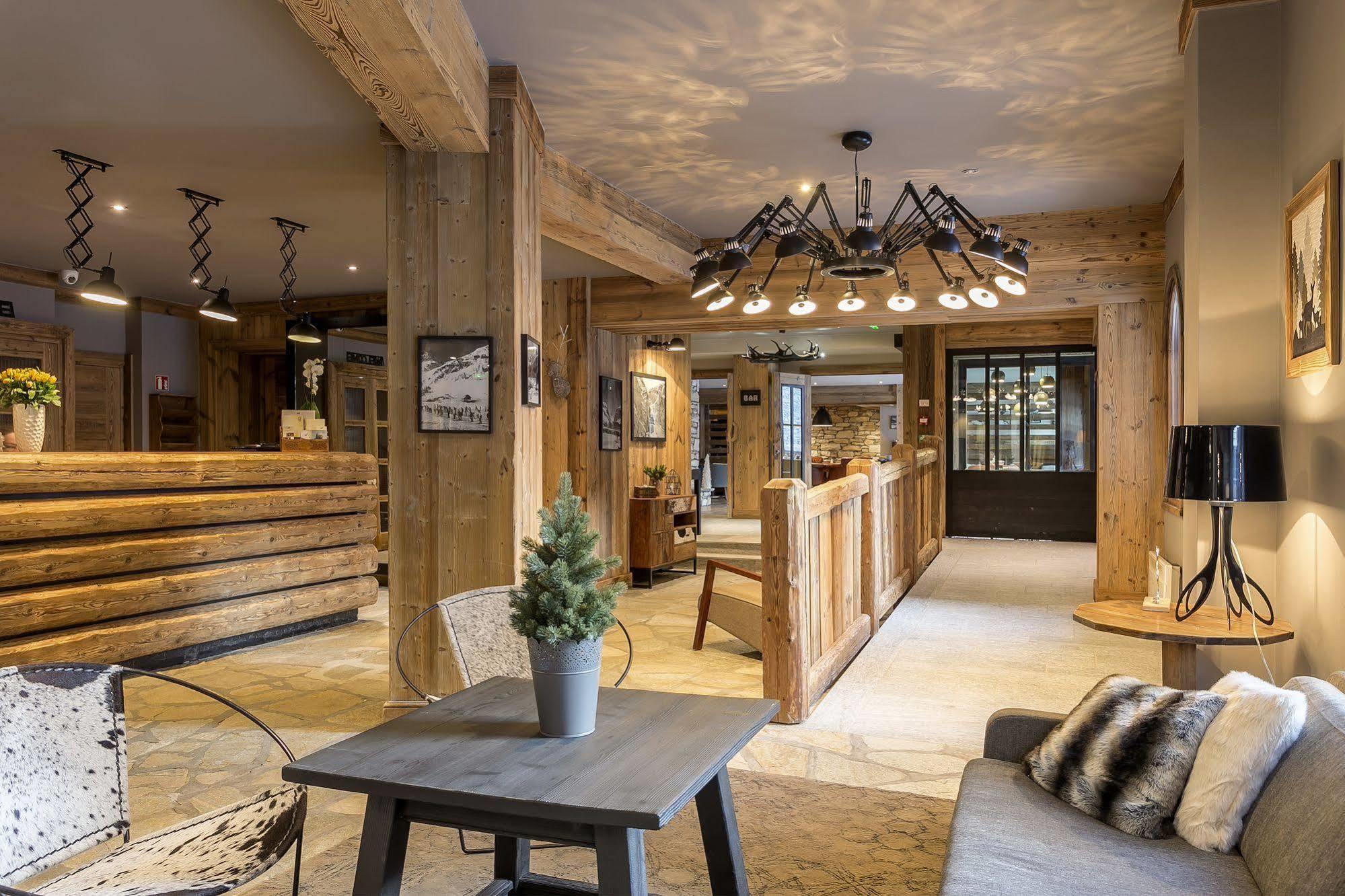 ホテル　カンダハル Val-dʼIsère エクステリア 写真